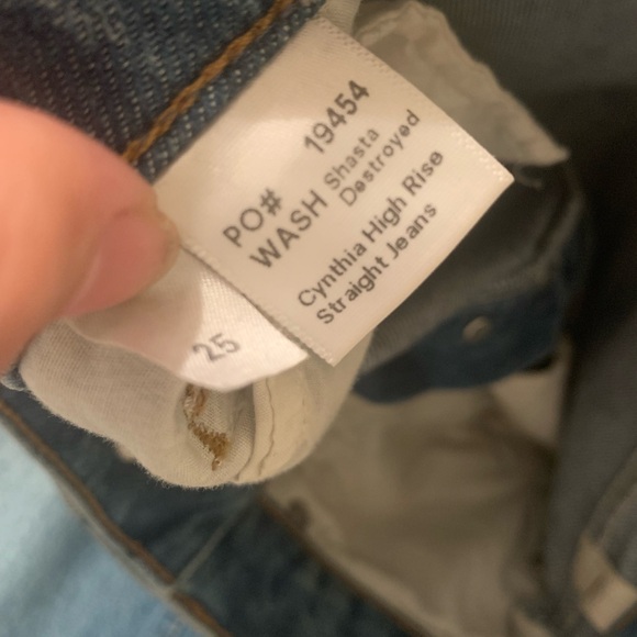 REFORMATION NWOT Distressed Cynthia High Rise Straight Jeans - Size 25 - Picture 7 of 9